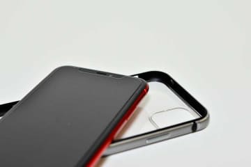 最悪なら再発行のケースも…「ICカード＋iPhone」の危険な組み合わせ　家電量販店が警告する行動とは