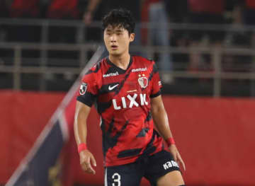 【鹿島】浦和との激闘、キム・テヒョンは真っ先に観客席へ勝利の咆哮を轟かせた「サポーターの声援のお陰で、最後まで足を動かせた」