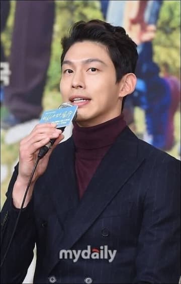 “不倫疑惑”元UN チェ・ジョンウォン、潔白を証明…裁判部が1審の判決を破棄