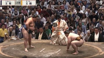 「小柄で美人さん」「お人形さんみたい」大相撲客席に着物姿の有名女性 「お花が咲いたみたい」ネットで話題