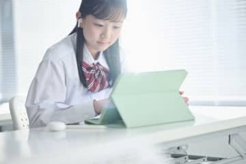 小・中学生を対象に「生成AI」に関する調査を実施。利用状況や利用目的など様々な現状が明らかに