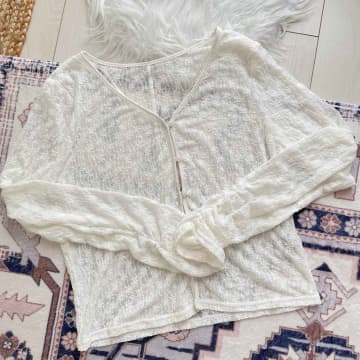 ちょっと羽織りたいときに！ →【GU】の「レースカーディガン」がちょうどいいかも♡
