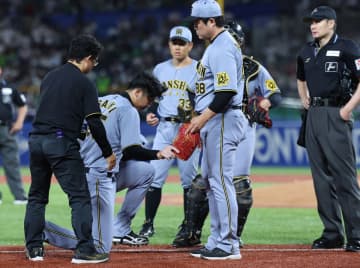 【阪神】才木浩人の右くるぶしに打球直撃し緊急降板　続投意思示すも異変訴え交代
