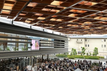 「第21回 奈良 蚤の市」世界各国のアンティーク雑貨やテーブルウェアが大集結