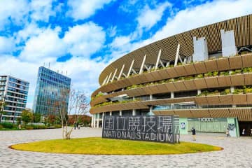 「全部スナック！」　アメリカの実況者が感動　職場の国立競技場で大人気となった日本の定番お菓子とは