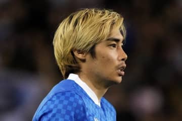 “左”のゲンク伊東純也が右足ダイレクト弾！ 斜め後方からのバウンドボールを｢ズバッと決めるのさすが｣爽快ゴール！｢左サイドでも普通に活躍｣｢早速数字に出てる」