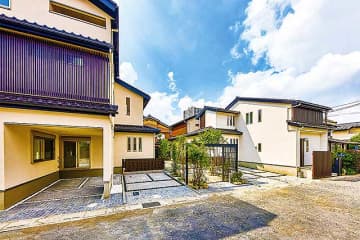 ポラス 中央住宅「ことのは 越ヶ谷」 旧日光街道沿いの蔵づくりにとけ込む洗練デザイン戸建分譲住宅 全4邸 それぞれに個性演出「古くて新しい居心地の住処」共有テラスは和モダンカフェ的