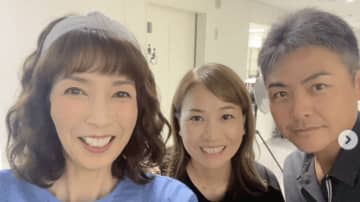 元バレー代表日本代表、元プロ野球選手の夫とともに大先輩・大林素子の舞台へ！　現在の姿伝わる“豪華3ショット”に「相変わらずお綺麗ですね」