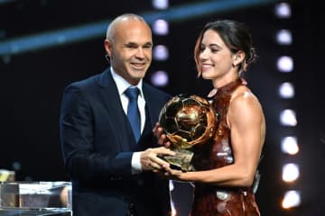 バルサMFボンマティ、3年連続女子バロンドール受賞に感謝「信じられない」