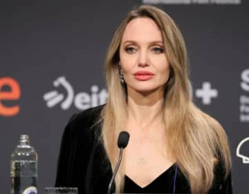 アンジェリーナ・ジョリー、米国を愛しているが「現状は認めていない」　言論の自由めぐる論争受け
