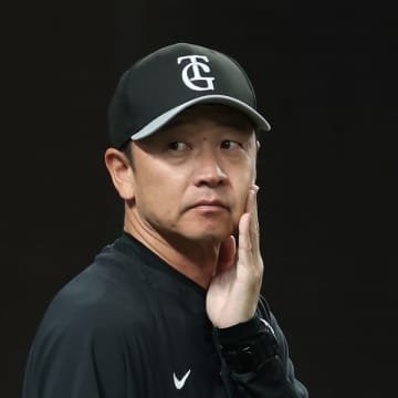 二岡智宏はトマトが死ぬほど嫌いで寂しがり屋の携帯依存症。しかもユニホームを脱げば性格が豹変した【大人気連載プレイバック】