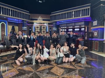 TWICE、9人全員での日本バラエティ登場は初！「しゃべくり007」メンバーとの豪華すぎる集合ショット＆動画も話題