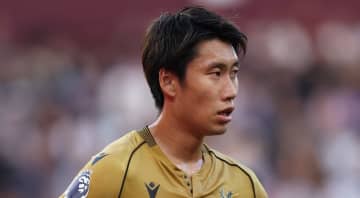 29歳日本代表MF、”10番“でのプレーを海外の若手同僚スターが称賛 「いいポジションに入り込んでいた」