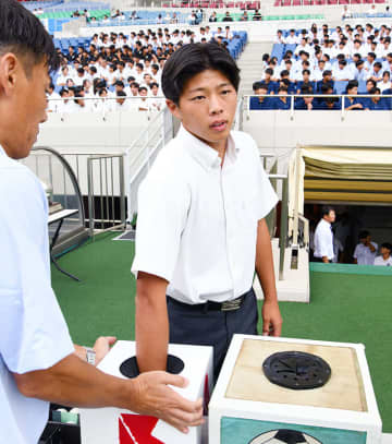 ＜高校サッカー＞埼玉大会・決勝トーナメントの組み合わせ決定　48チームが対戦へ　第1シード昌平、11月1日の準々決勝から登場　第2シード西武台は10月25日の3回戦から登場　決勝は11月16日の予定