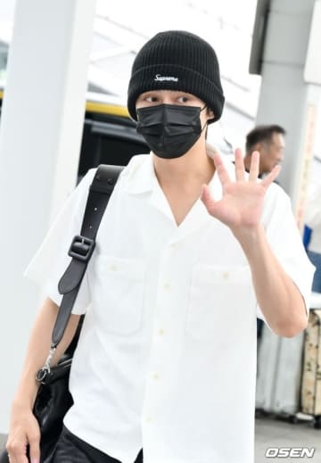 【PHOTO】SEVENTEEN ジュン、海外スケジュールのためイタリアへ出国