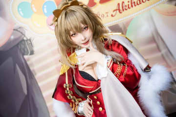 【コスプレ】『アズレン』ライオンはどの角度から見ても美しすぎる！ガーターベルト&ストッキングがエレガント【写真8枚】