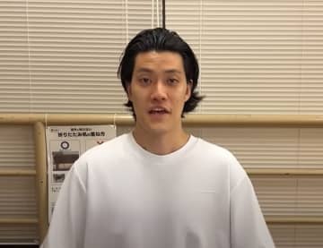 霜降り明星・粗品、通夜参列で物議のモノマネ芸人RYOに苦言。動画内で「擁護コメント見当たらず」「素人未満やんけ」とコメント