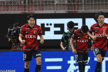 鹿島が逆転勝利で首位キープ！　知念慶がPK献上を取り返し、レオ・セアラが古巣から決勝点