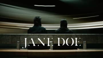 米津玄師×宇多田ヒカル、コラボ曲「JANE DOE」MVに黒衣装で登場