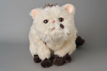 TVドラマ「おじさまと猫」より「ふくまる」が劇中のプロップサイズで登場！メディコム・トイより数量限定発売