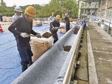 環境省／霞が関中央合同庁舎３号館（国土交通省）に除去土壌搬入
