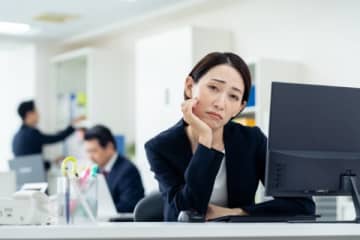 Excelの合計値を電卓で確認、マニュアル更新したら激怒される…「ITアレルギー」職場を2ヶ月で辞めた女性