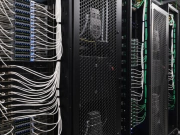 NVIDIAがOpenAIと巨大提携　約15兆円出資、AIインフラ構築へ