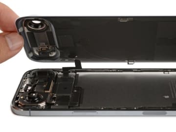 新型「iPhone Air」は薄いのに修理しやすい　iFixitが分解で高評価