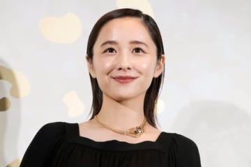 「でかっ！」堀田真由の巨大な差し入れにSNS衝撃「びっくり」「全長どのくらいなんだろう」