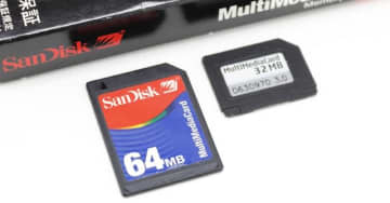 SDカードの元になった小型フラッシュメディア「マルチメディアカード」（2MB～、1997年頃～）：ロストメモリーズ File008（再掲）