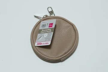ダイソーのこれバッグに付けとくと捗るよ！便利で高級感がすごい♡大人が本気で使えるポーチ