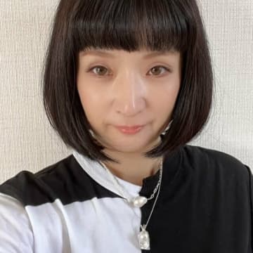 「森山良子さんにそっくり」千秋、“おぎやはぎ小木の妻”と渋谷のクラブで踊りまくる姿に反響