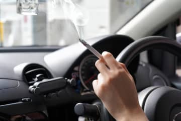 「ながら運転」喫煙でも罰金⁉ 知られていない罰金対象になる”行動”と”違反金”とは？