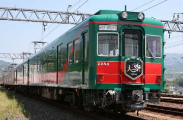 南海、高野線観光列車「天空」の定期運行を2026年3月に終了