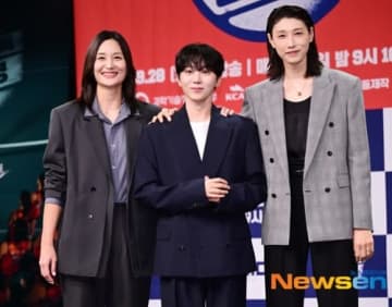【PHOTO】SEVENTEEN スングァン＆ピョ・スンジュら、新バラエティ「新人監督キム・ヨンギョン」制作発表会に出席