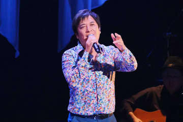 松原健之が東京・浅草で開催のデビュー20周年記念ツアー東京公演を独自レポート！　20年の感謝を込めて新曲『愛が泣く 日本海』など全24曲熱唱