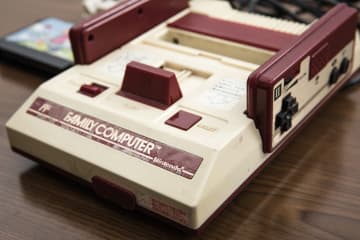 AI活用で“ファミコンゲーム→スマホアプリ”に自動変換　ニッチな試み「レガシー資産の有効活用を実現」
