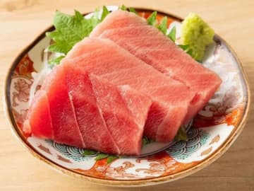 基本メニュー全品399円！　コスパ系居酒屋、柏に誕生　「魚えもん」オープン3日間は本まぐろ1皿1円