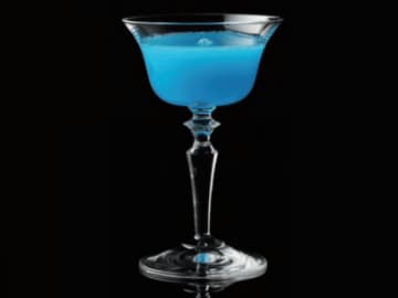 「悪魔祓い」を意味する名前を持つブルーキュラソーの青が綺麗なテキーラカクテルとは！？【THE カクテルバイブル500】