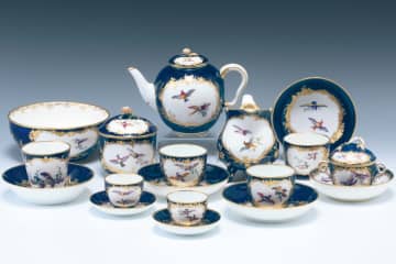 “マリー＝アントワネットらが愛した磁器”セーヴルの展覧会が細見美術館で、約130件の名品が一堂に