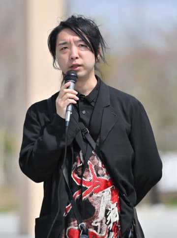 「豊作ですね！」落合陽一、万博でミャクミャクを“大量収穫”→「花束のよう」「ミャクミャク狩り？」