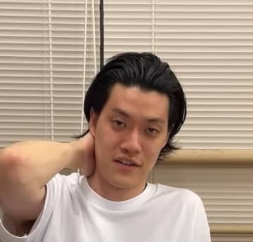 霜降り明星・粗品、ヒカルのオープンマリッジ騒動に言及「俺お前と1ミリも関わらん人生で本当に良かった」