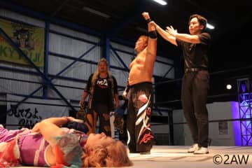 2AWタッグ前哨戦で真霜拳號と笹村あやめがシングルで激突！28日には2大タイトルマッチを開催！