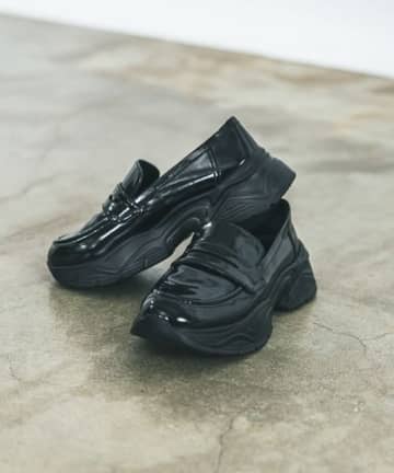 「黒シューズ」探してる人へ！【LAKOLE】1足持っておきたい「万能シューズ」