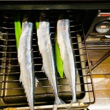 この一手間でさらに美味しさアップ！「さんまの葱のはさみ焼き」