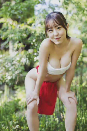 音羽美奈、人生初の滝行挑戦でふんどしショット披露「週刊SPA!」アザーカット5点公開