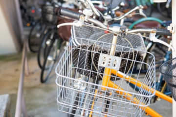 ショックすぎる…生活費10万円入りの財布、自転車かごに置き忘れて盗まれる　親からの仕送りを失った学生の絶望