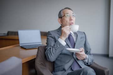 「8時間会社で座ったまま」の支店長、出社の目的は“健康作り”？  部下から「よくこんなん部長にしたな」と呆れられる