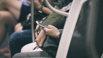 「出社義務なら転職する」人も！働く人の4割がリモートを希望