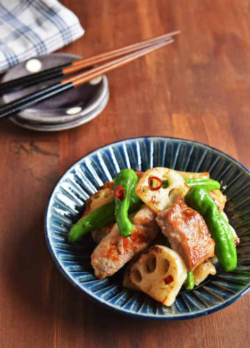 おつまみにも♪「厚切り豚とれんこんのピリ辛中華炒め」レシピ